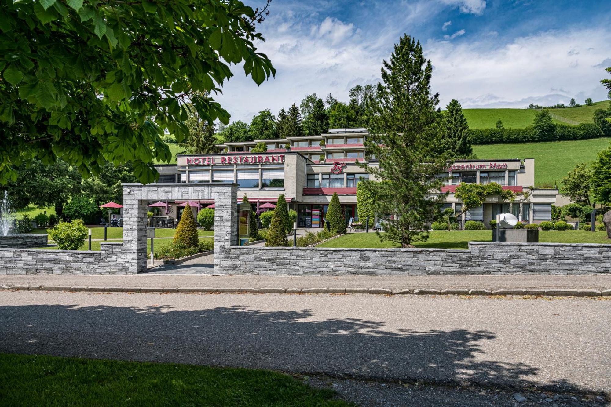 Hotel&Bildungszentrum Matt Schwarzenberg Exterior foto