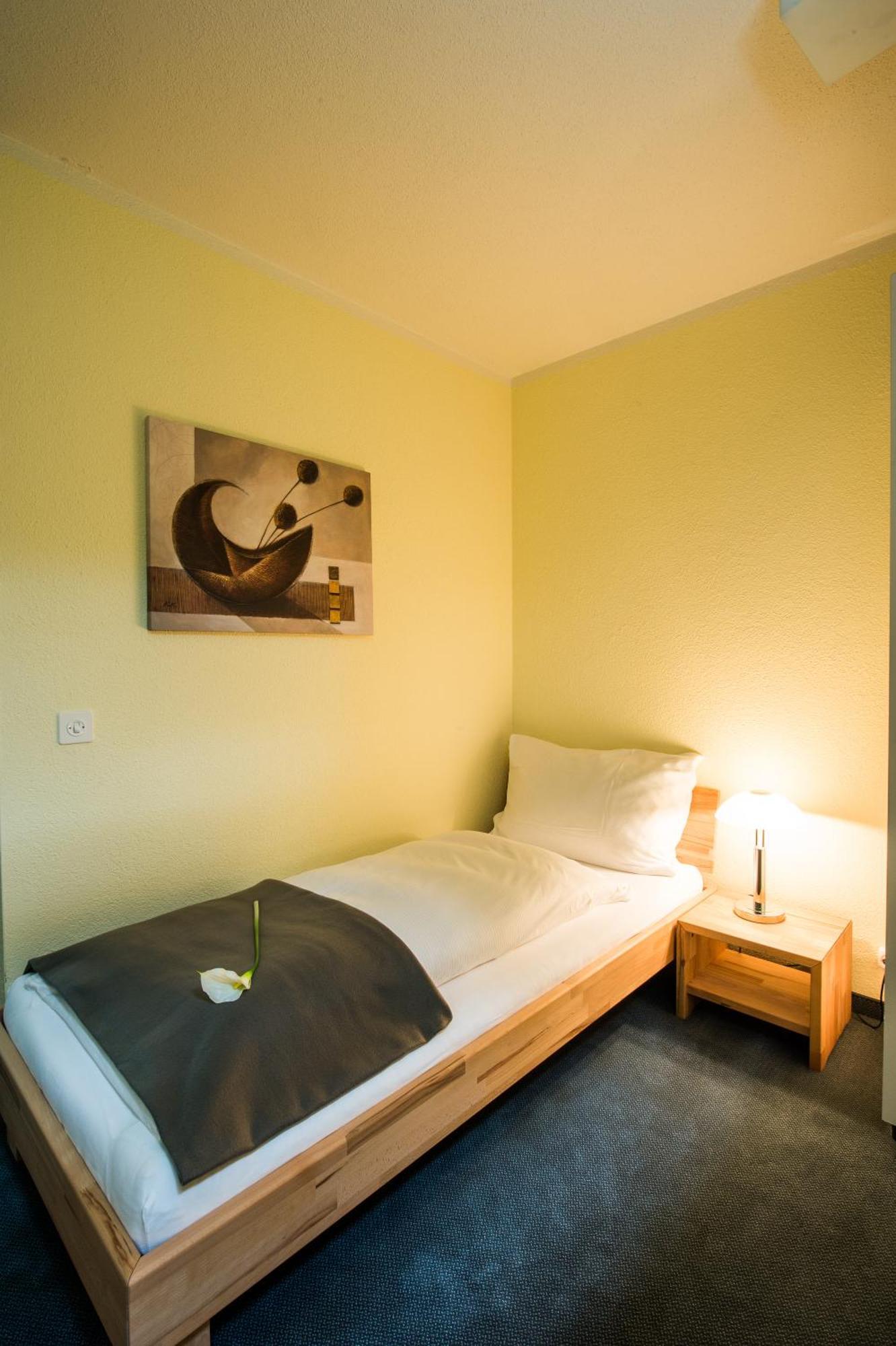 Hotel&Bildungszentrum Matt Schwarzenberg Zimmer foto